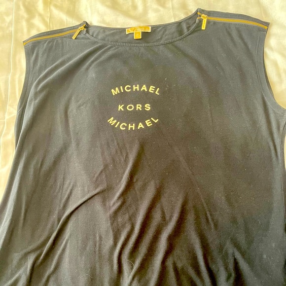 Black Michael Kors t-shirt 3X with golden furnishings and logo good condition - Picture 1 of 4